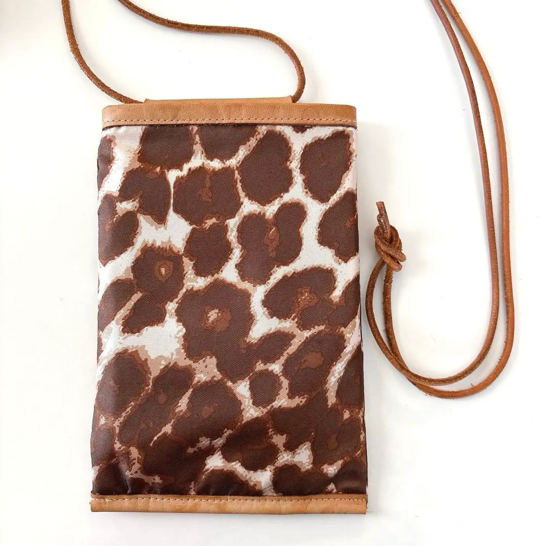 曼尼普爾豹紋斜挎包 手機套 的縮圖