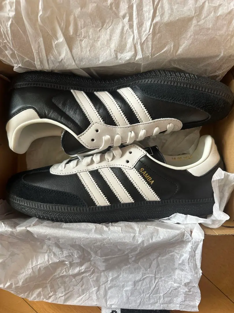 新品　サンバ OG adidas 75周年 26 Samba　黒　白 adidas originals アディダス スニーカー SAMBA OG サンバ JP5282 75th Anniversary Pack シューズ  BLACK WHITE 75周年記念 スエードアッパー テラス系 Tトゥ ブラック ホワイト メンズ レディース中古未使用品 |