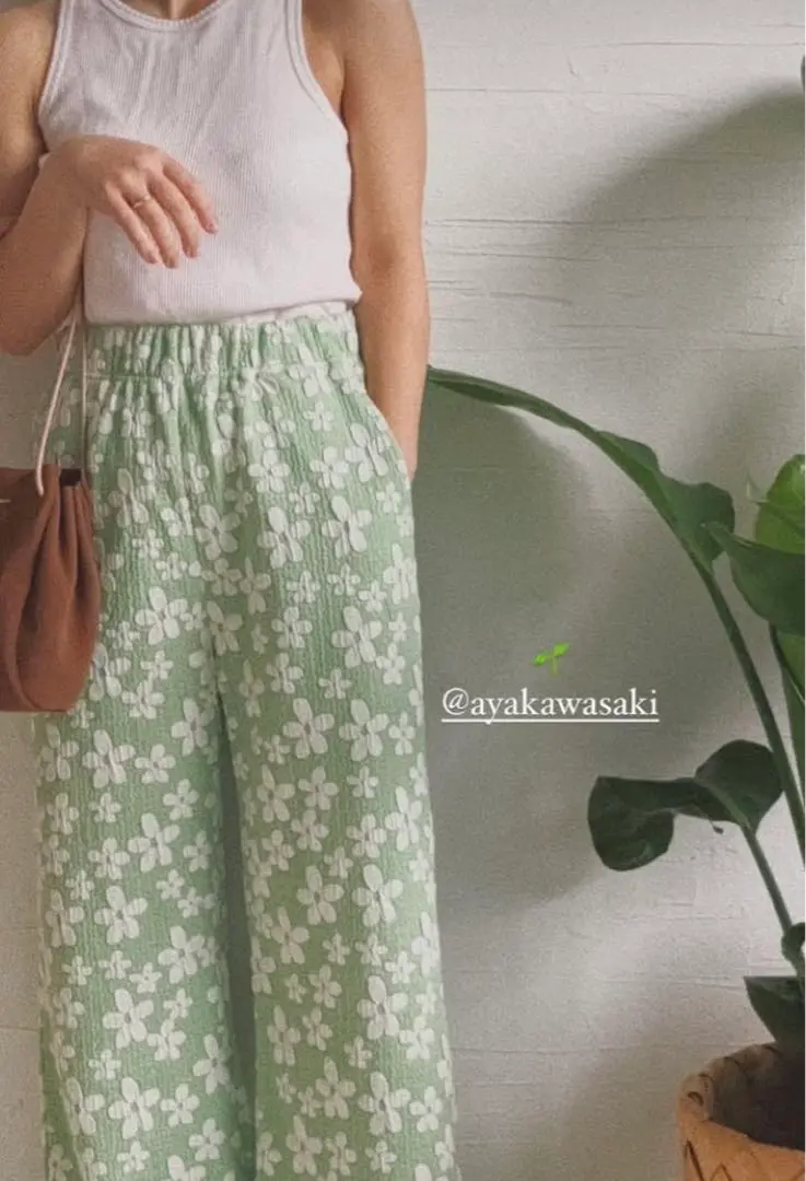 ayakawasaki weekend pants小花柄パンツ　グレー ayakawasaki weekend pants小花柄パンツ グレー
