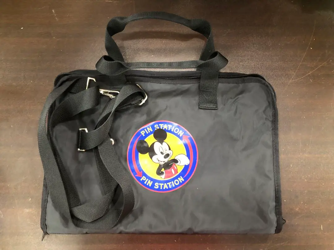 ☆US Disney Parks☆ピントレ25周年 限定ピンバッチ収納バッグ ☆US Disney Parks☆ピントレ25周年 限定ピンバッチ収納バッグ