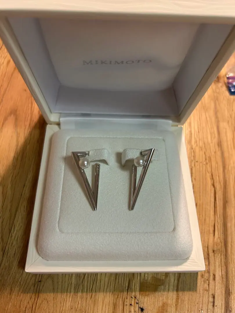 新品未使用♡ MIKIMOTOミキモト　Vコード ピアス　シルバー MIKIMOTO - 国内百貨店購入 ミキモト v code ピアス シルバー