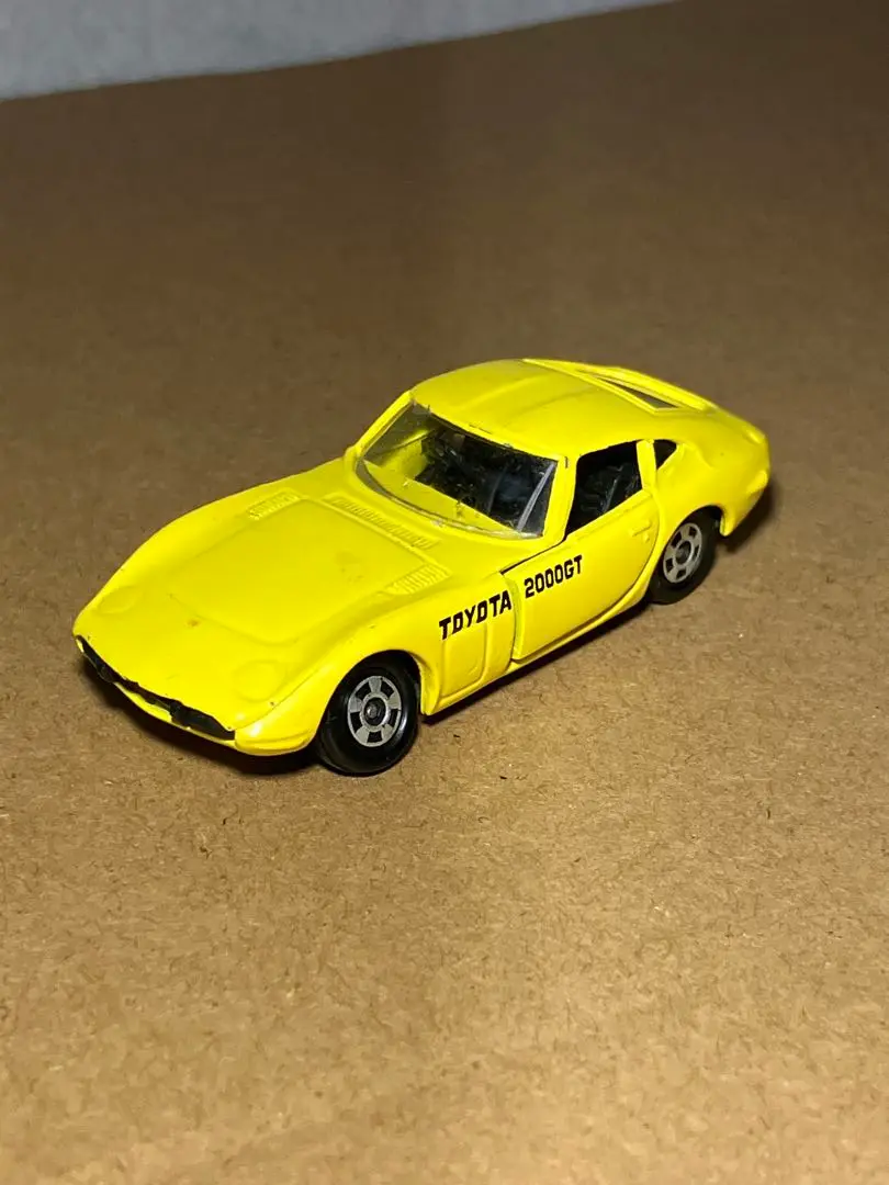 トミカ 1974年 日本製 No.5 TOYOTA 2000GT シルバー