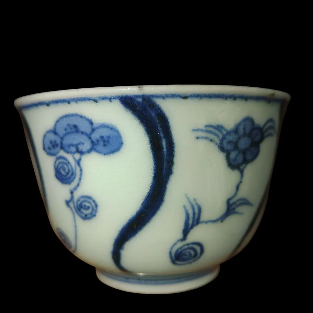 Thumbnail of Ko-Imari (Old Imari) teacup with floral design, sake cup, kintsugi (gold repair)