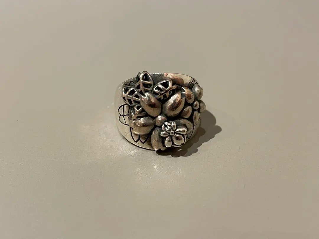 かすう工房　ネックレストップ　カエル 蓮に蛙首飾｜和のシルバーアクセサリーブランド［かすう工房］