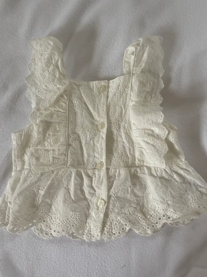 Thumbnail of Ivory frill lace