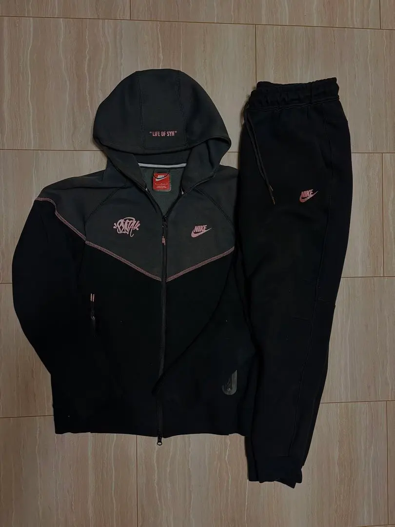 NIKE syna World テックフリース シナワールドセットアップ 送料込）Nike×Syna World テックフリース トラックスーツ (Syna