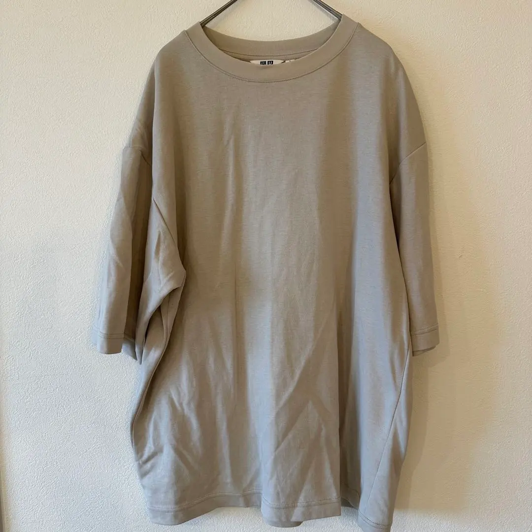 Thumbnail of UNIQLO U Gray T-shirt, Size L