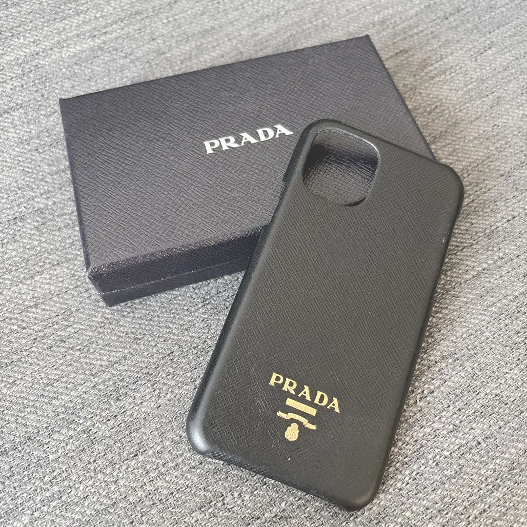 2025年最新】prada iphone11proの人気アイテム - メルカリ