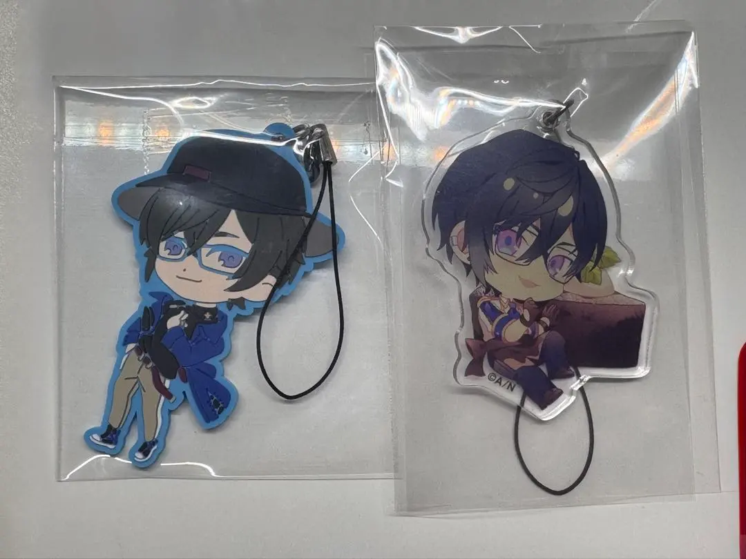 Thumbnail of Akira Shikina Rubber Strap Acrylic Keychains AGF2022 Ichiban Kuji Nijisanji