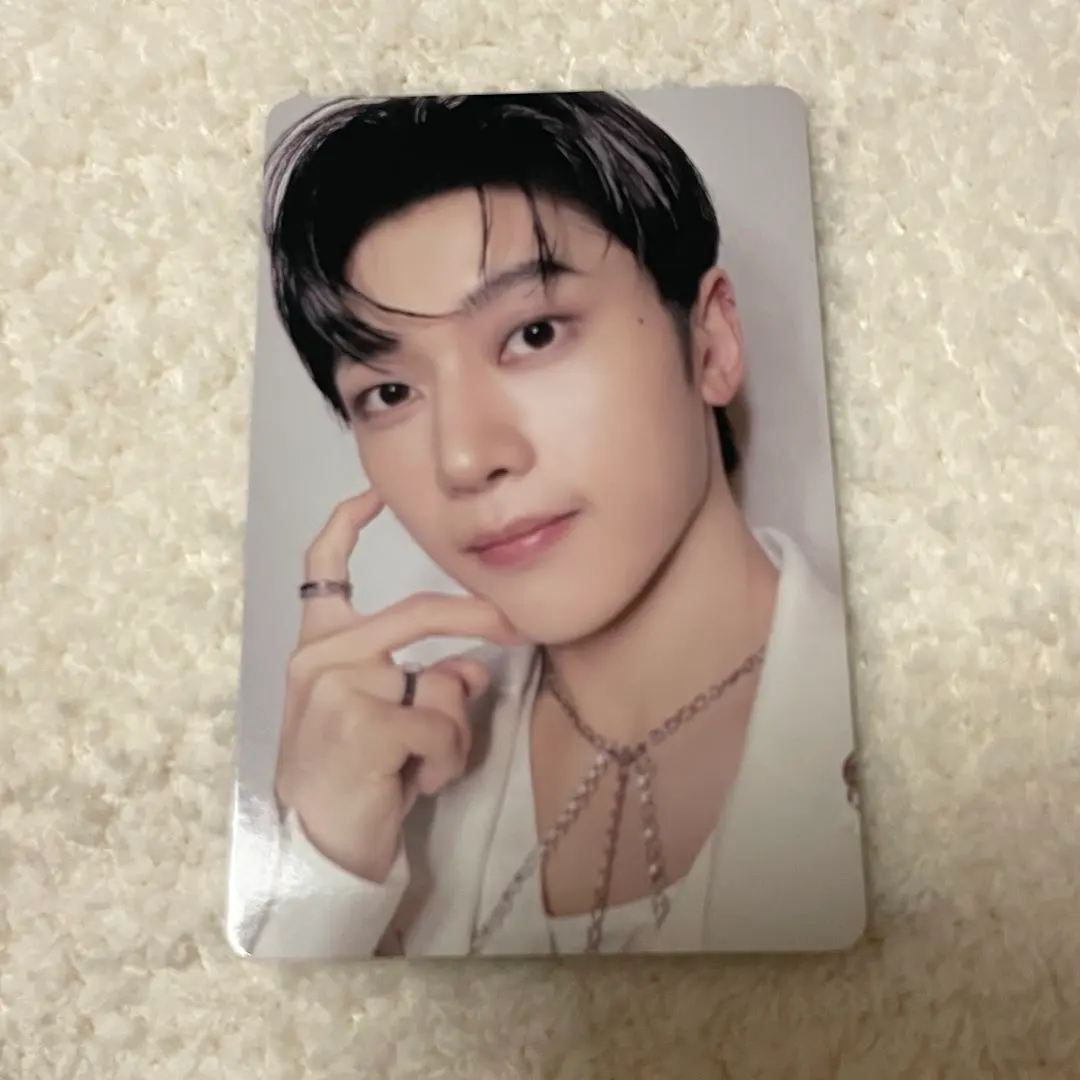 Thumbnail of ZB1 (ZeroBaseOne) Tower Records trading card, ICONIK, white outfit, Seok Matthew, Ricky