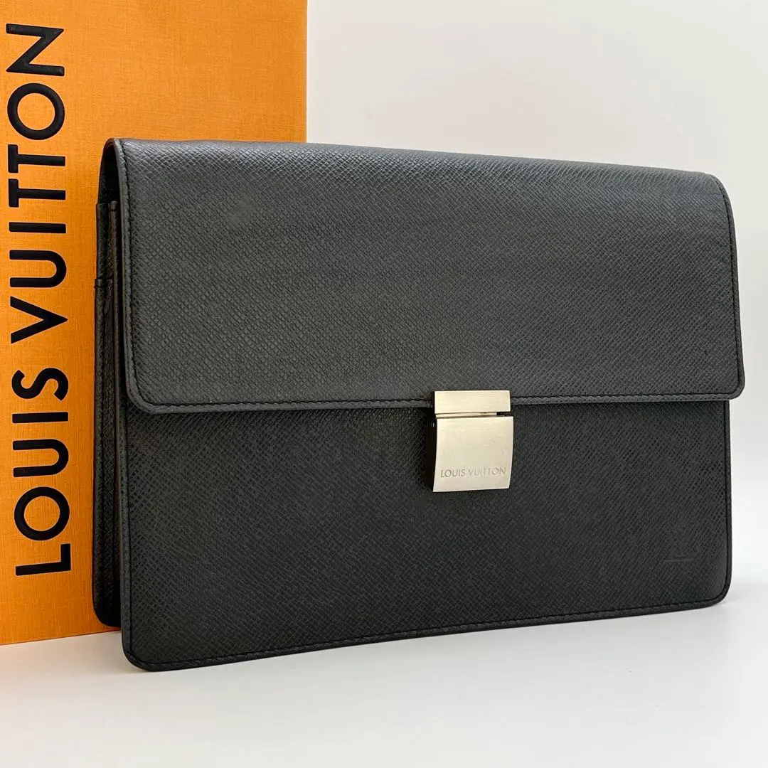 Thumbnail of Louis Vuitton Serenga Taiga Second Bag Clutch Bag And Wares