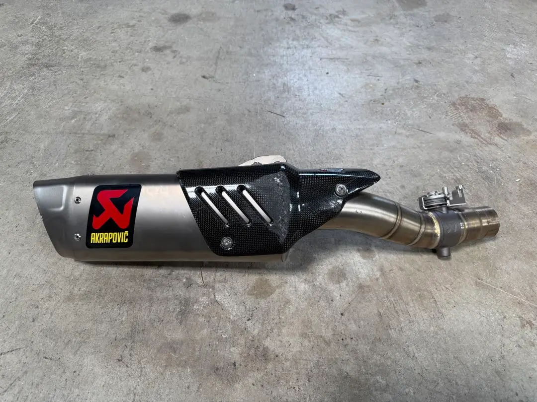 ARKAPOVIC メガホンマフラー　YZF-R6 AKRAPOVIC 在庫有 AKRAPOVIC/アクラポヴィッチ YZF-R6 MEGAPHONE