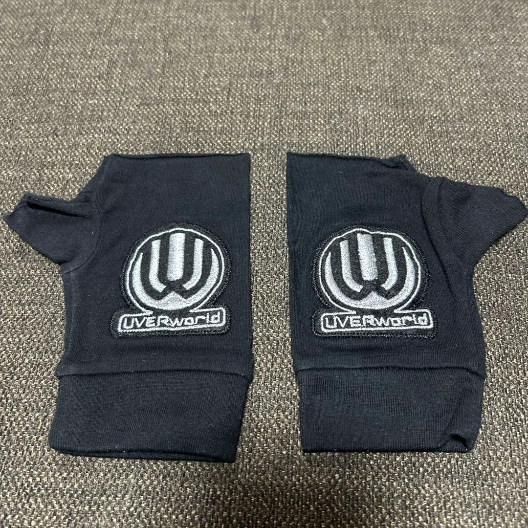 早い者勝ち UVERworld グローブ シルバー希少 希少】UVERworld ウーバーワールド グローブ シルバー グッズ