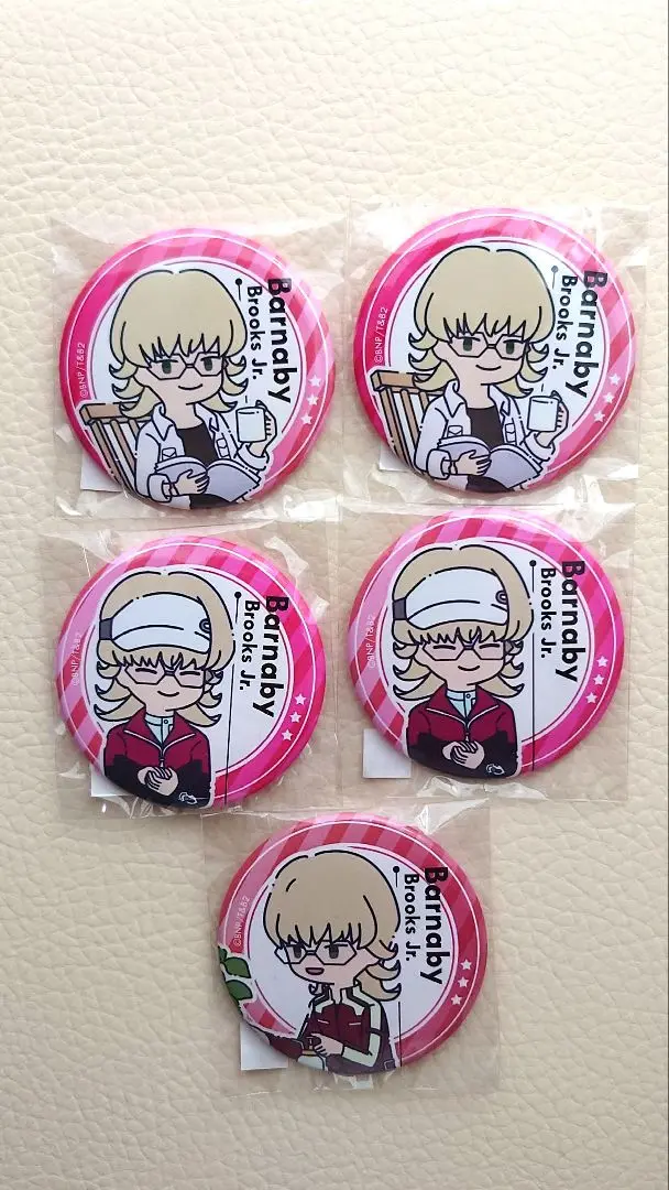 2025年最新】TIGER＆BUNNY2缶バッジセットの人気アイテム - メルカリ
