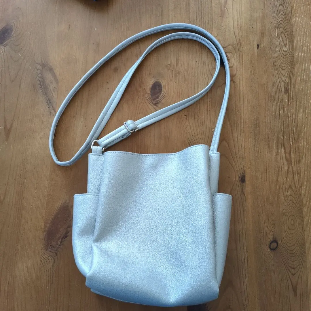 Thumbnail of Shoulder bag, silver