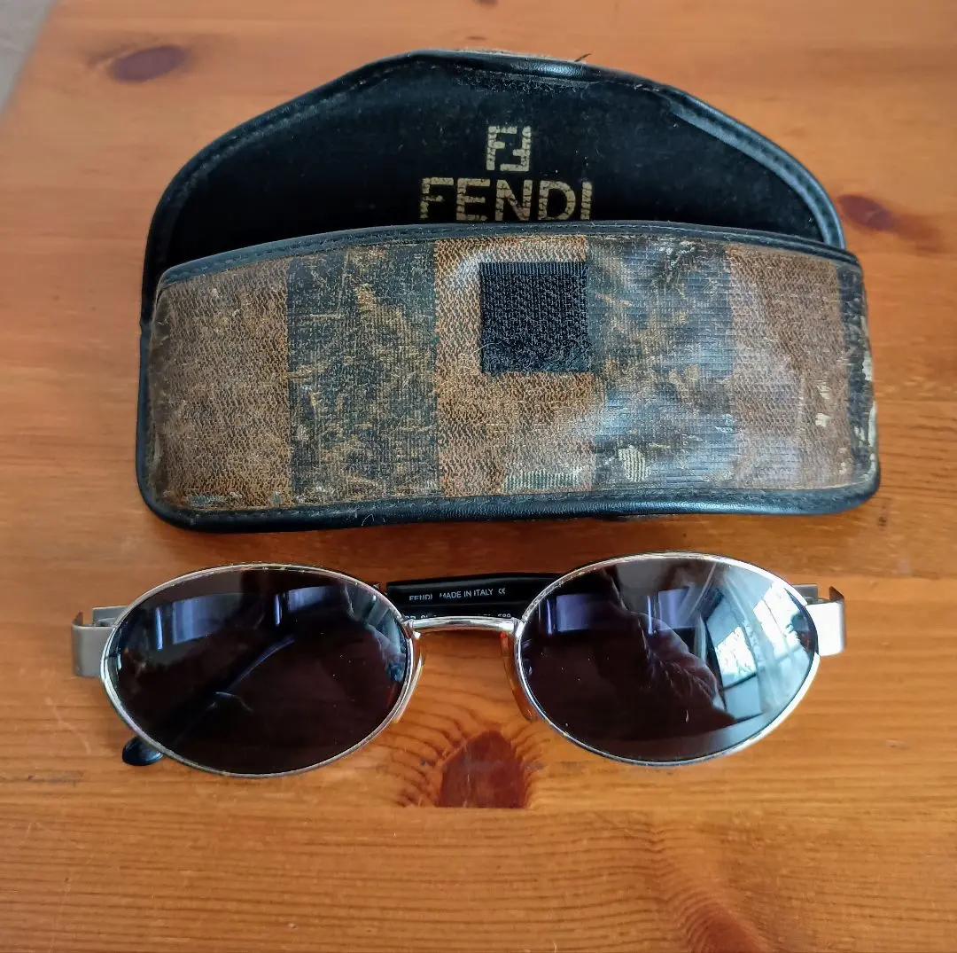 OLD FENDI オーバル　サングラス FENDI オーバル 90年代 ヴィンテージ デザイナー スリム