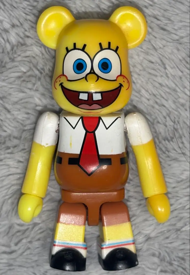 ベアブリック　スポンジボブ　1000% Be@rbrick SpongeBob Gold Chrome 1000% Figure | Sideshow