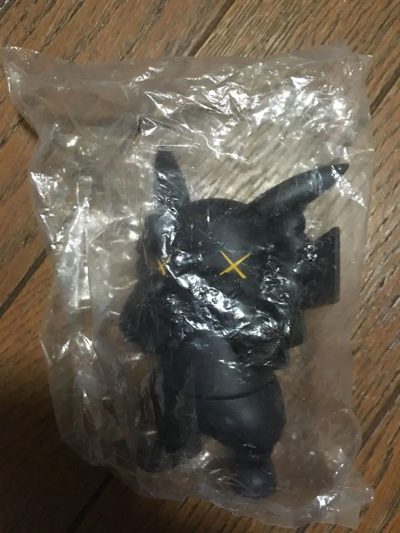 アダムリスター シルクスクリーン ミュウツー ピカチュウ ポケモン kaws オンラインショップ】 ポケモン メルカリ - ① フィギュア