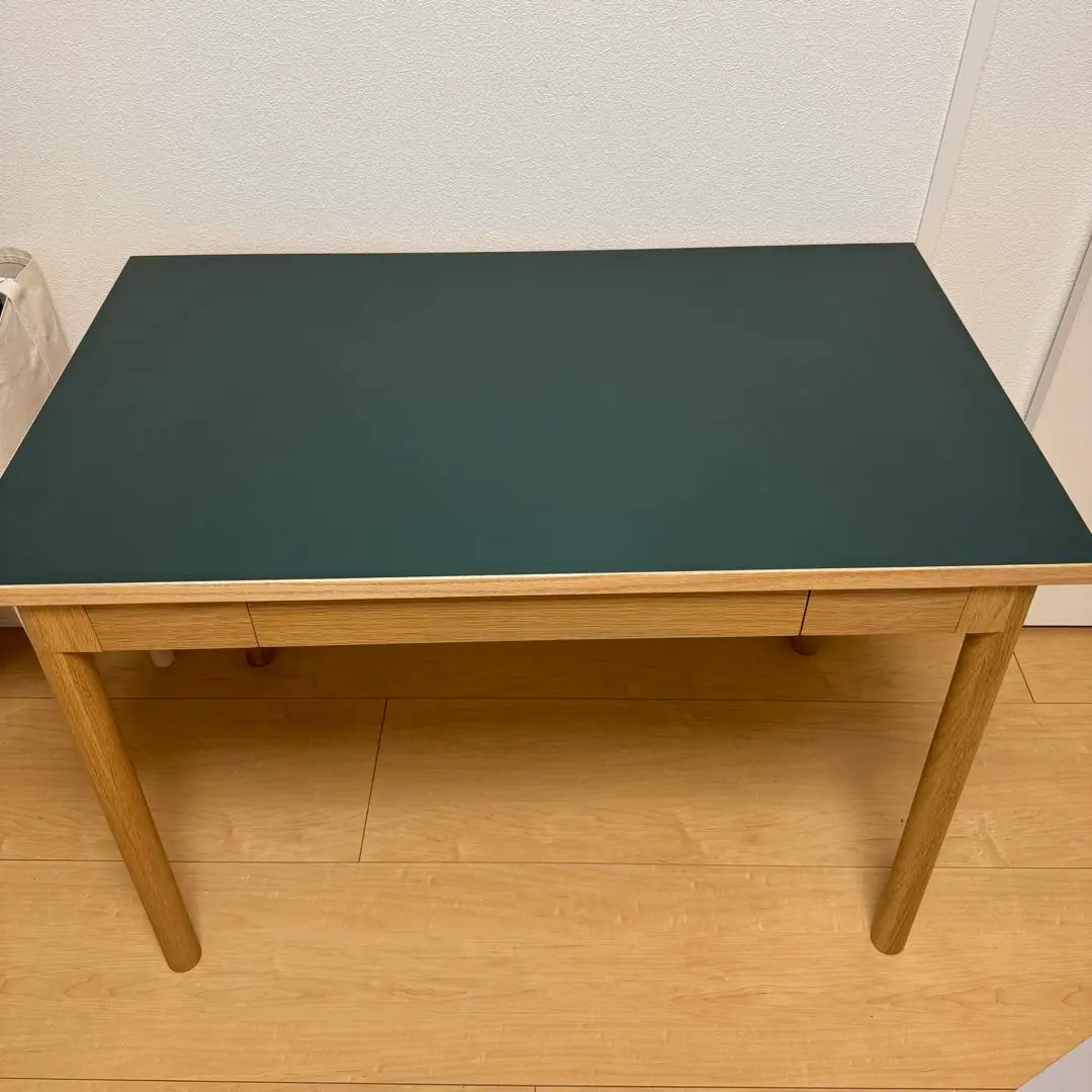 ☆【在庫限り】STILT TABLE 1000 Green Black｜これまでに販売