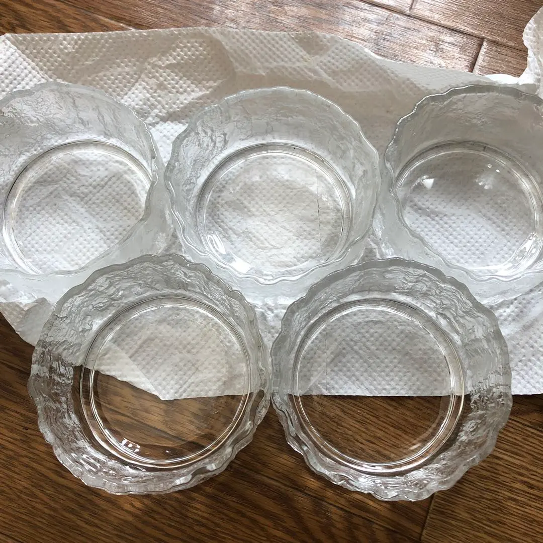 Thumbnail of Frill Edge Glass Plates, Set of 5