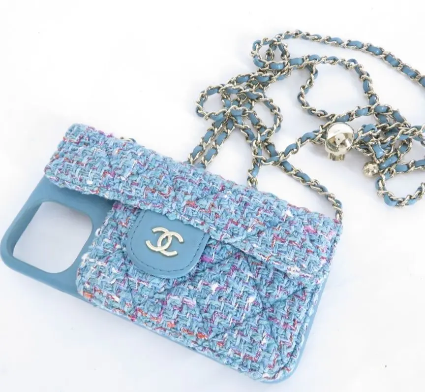 CHANEL - CHANEL iPhone12/12pro カメリアチェーンスマホケース　レア 新品未使用 CHANEL iPhone12Proカメリア チェーン付き シャネル