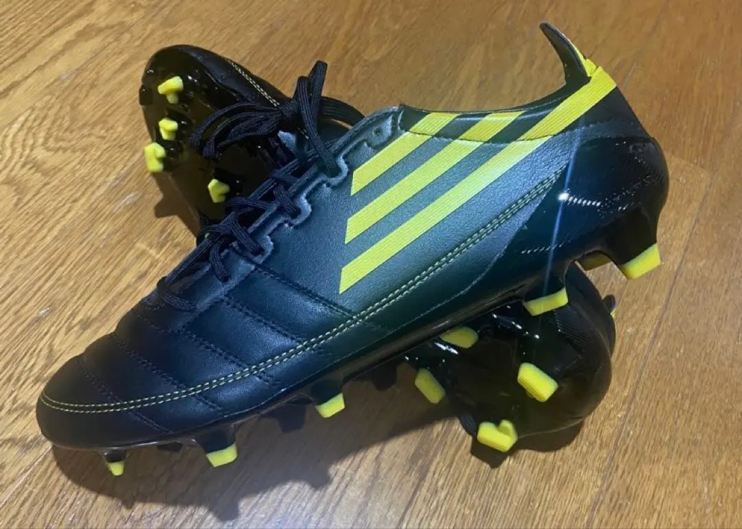 2025年最新】アディゼロf50 26.5の人気アイテム - メルカリ