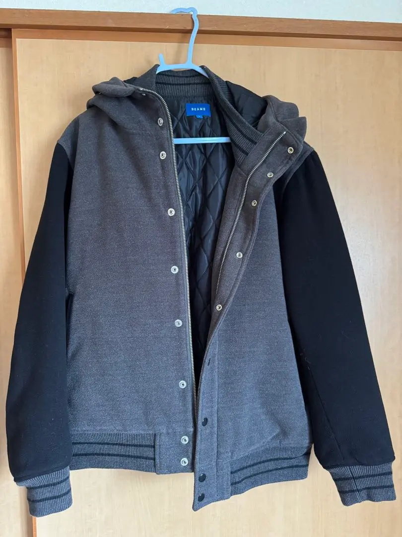 Thumbnail of BEAMS Hooded Jacket, Size L, Gray/Black