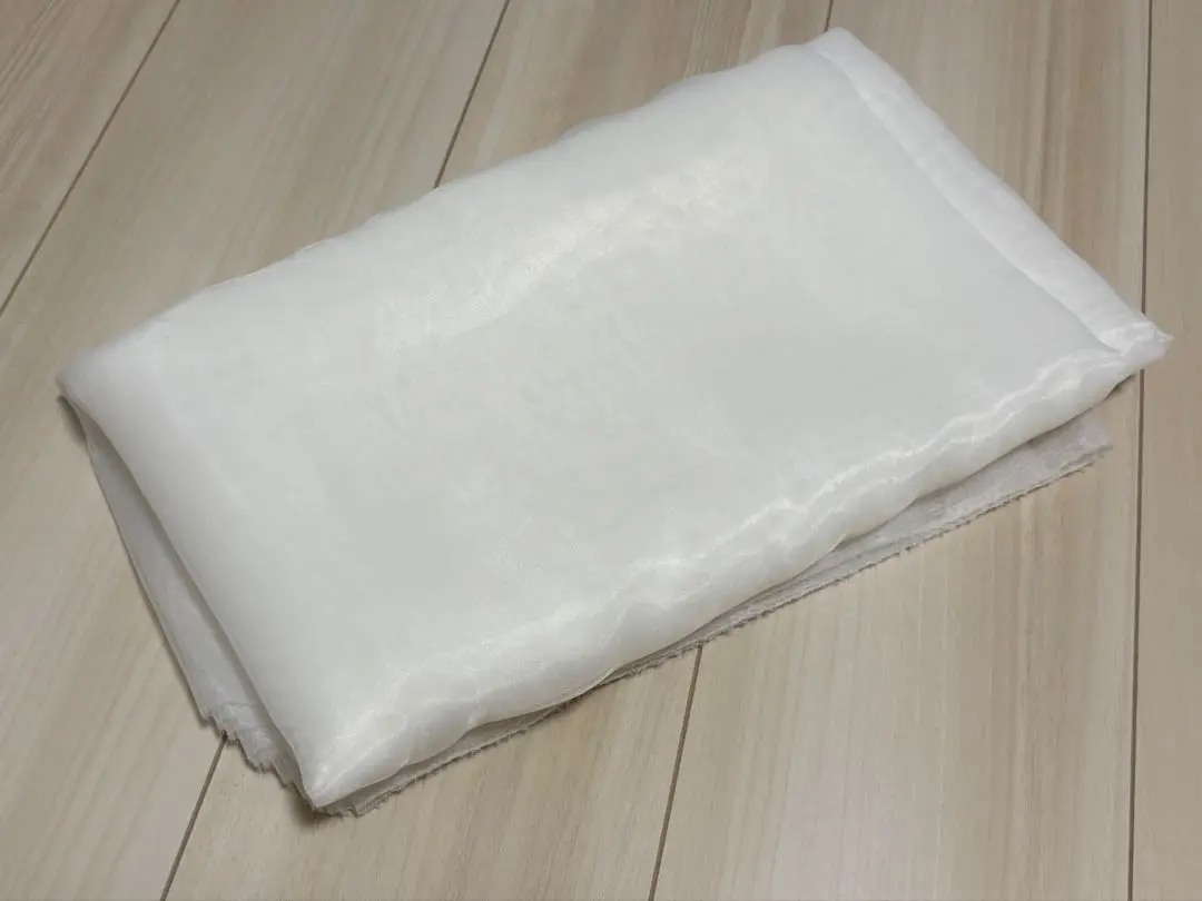 Thumbnail of White tulle fabric, 5m [Used for pre-wedding photos]