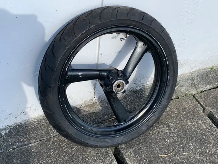 最終値下】YAMAHA R1-Z 純正フロントホイール 17×2.75