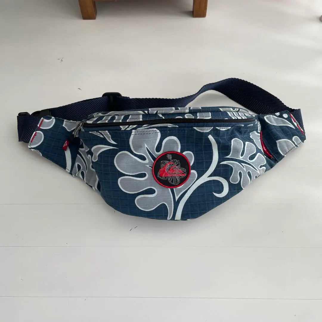 Y190【美品】Quiksilver ボディバッグ マルチカラー Y190【美品】Quiksilver ボディバッグ マルチカラー バッグ