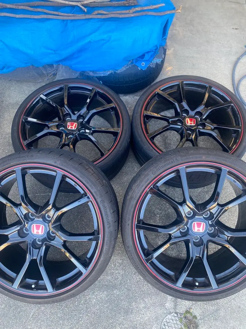 黒ホイールにレッドライン！FK8 シビックタイプR 純正アルミ