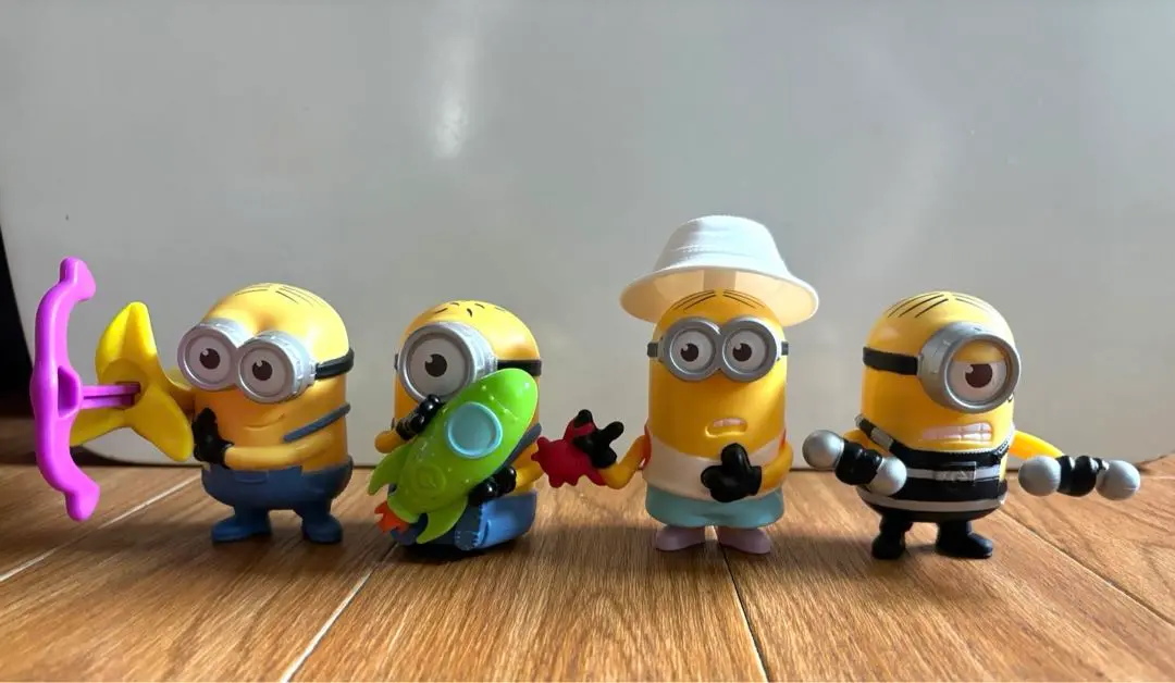 ミニオンズのハッピーセットのフィギュアのセット 2017年マクドナルドハッピーセット ミニオンズフィギュア2体