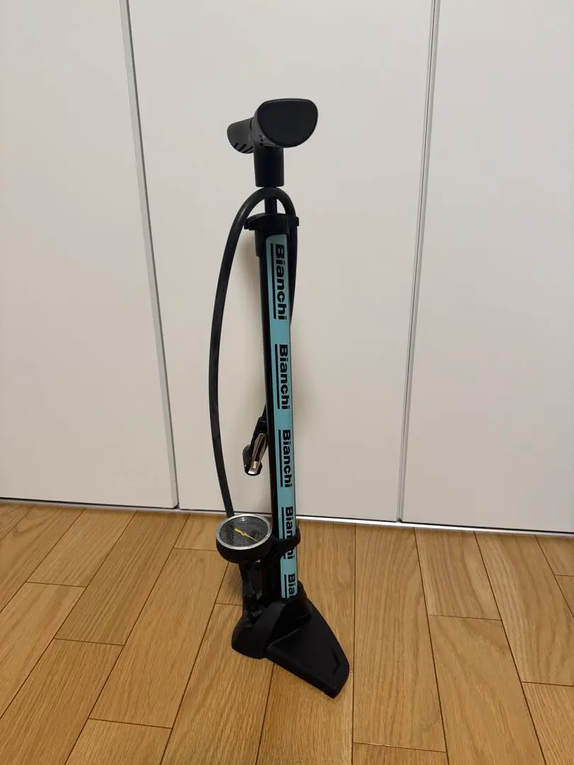 廃盤品 Bianchi ビアンキ ウッドフロアポンプ 自転車空気入れ / 圧力計 Bianchi（ビアンキ）【ビアンキ純正パーツ】ウッドフロアポンプ