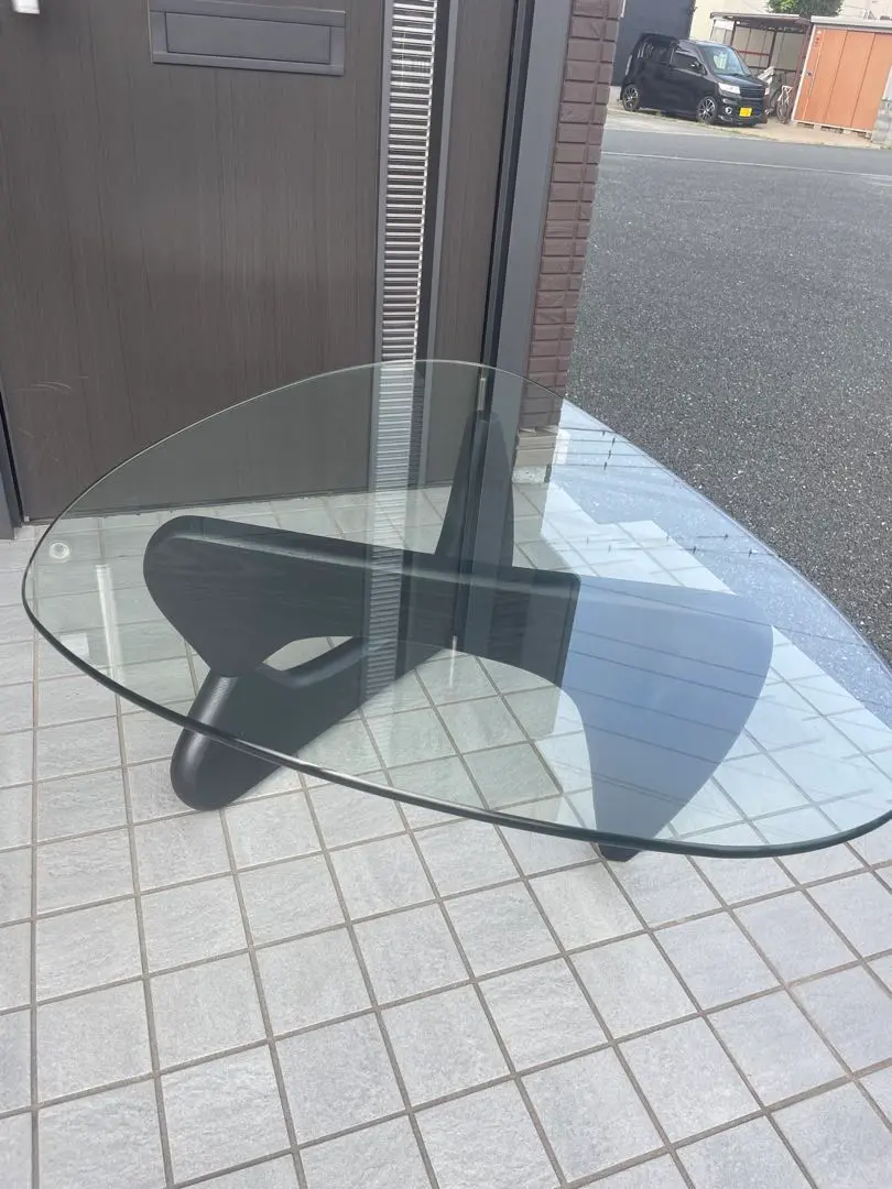2025年最新】Isamu Noguchi 天板の素材：ガラス センター