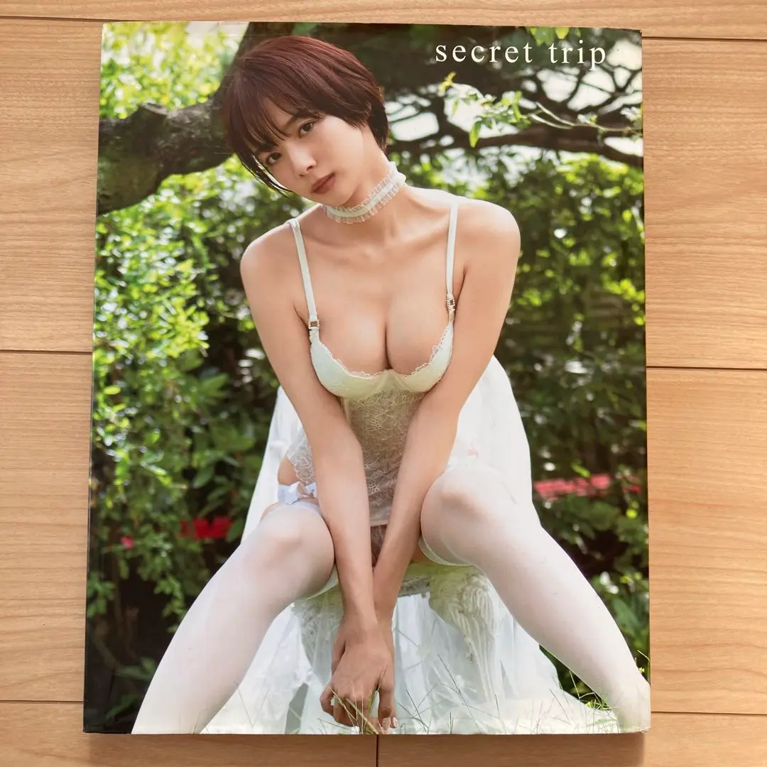岡田紗佳　直筆サイン入りチェキ　サクラナイツ　mリーグ　水着　パイレーツポーズ 岡田紗佳直筆サイン入りチェキサクラナイツmリーグ水着