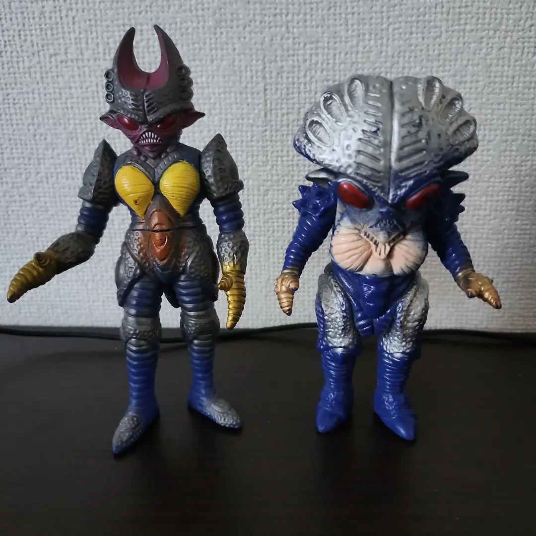 【受注生産品】 リペイント ベンゼン星人 レディベンゼン星人 怪獣 ソフビ ウルトラ怪獣ソフビ レディベンゼン星人 リペイント完成品｜怪獣