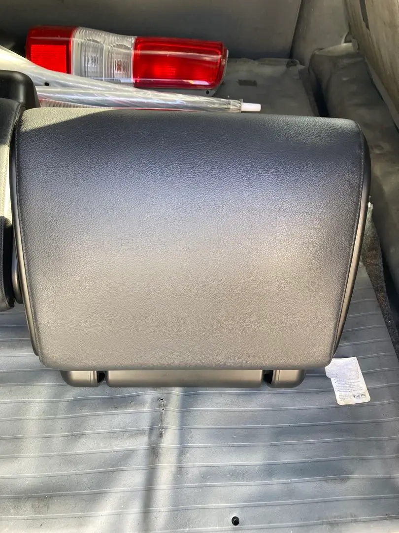 トヨタ　純正　オットマン　フットレスト　ノアボク　エスクァイア　新品未使用品 楽天市場】エスクァイア オットマンの通販