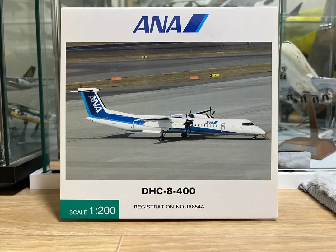 【美品】ANA 全日空商事　DHC-8-400 JA854A 1/200 美品】ANA 全日空商事 DHC-8-400 JA854A 1/200 航空機