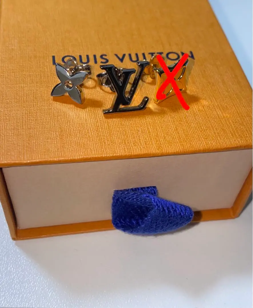ルイヴィトン LV ピアス インスティンクト SALE]ヴィトン Vuitton レア ピアスLV インスティンクト (Louis