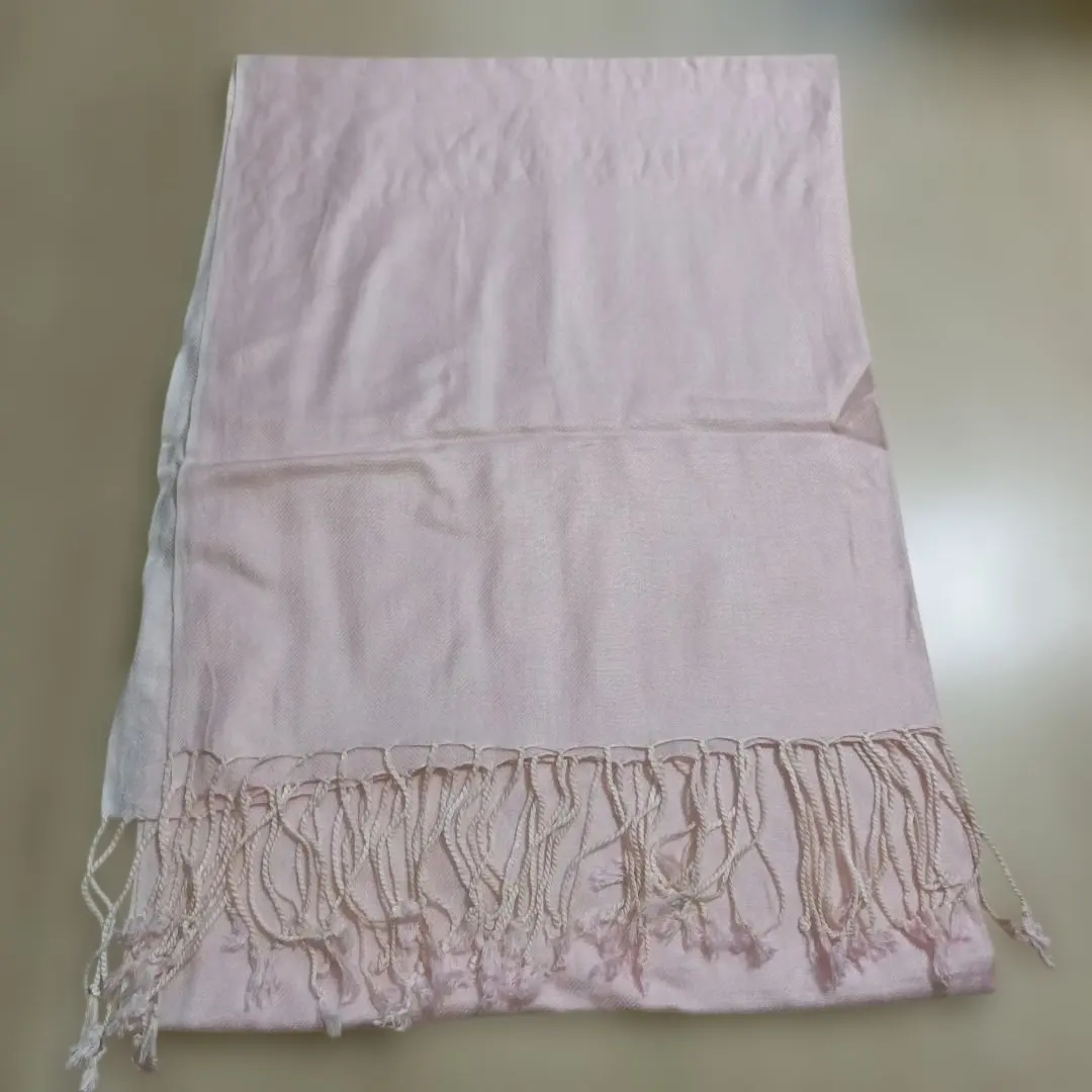 Thumbnail of Pale pink stole with fringe, thin, 72 x 195mm, large size