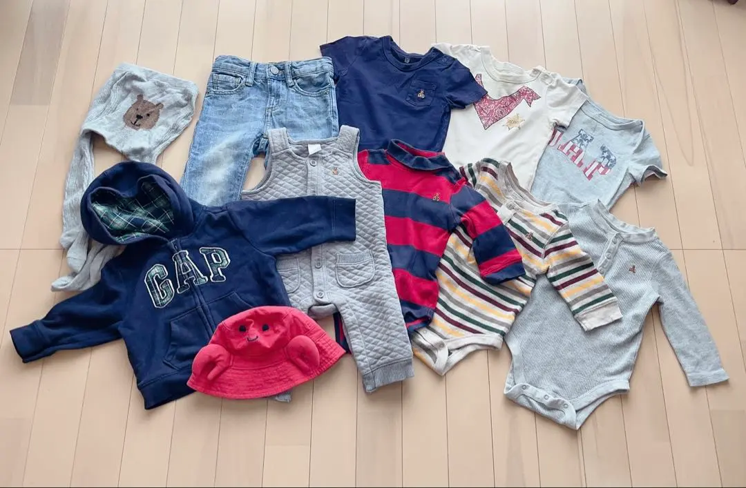 Thumbnail of GAP baby clothes set, sizes 80 and 70, 11 items total
