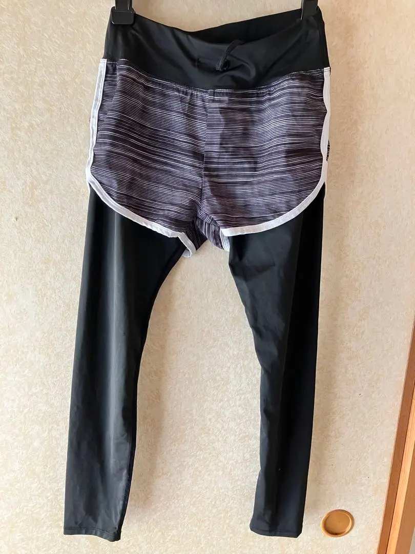 Thumbnail of Leggings with shorts