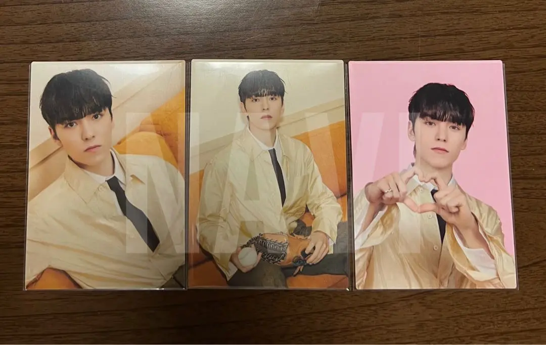 Thumbnail of SEVENTEEN HOLIDAY Vernon Trading Card