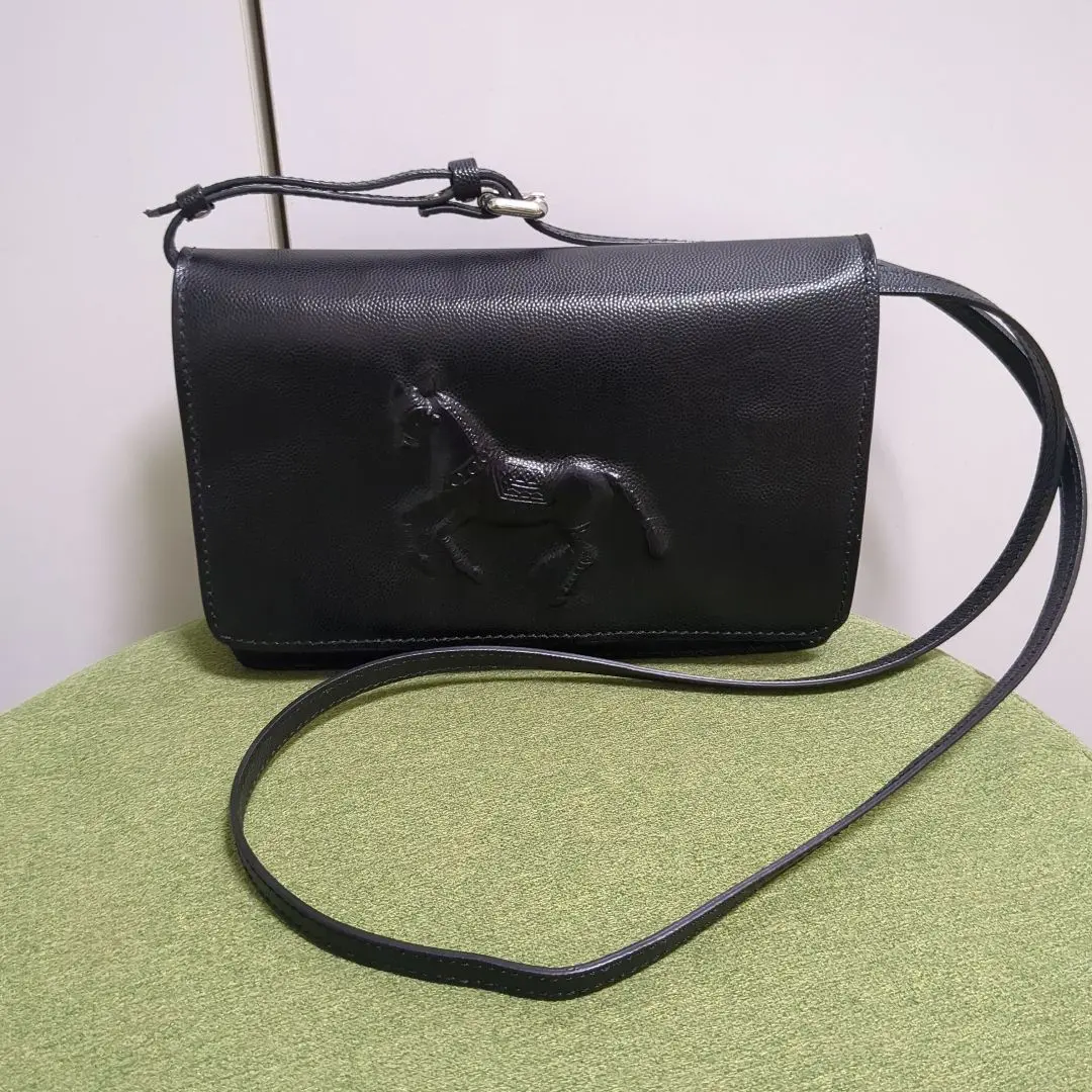 イオペレ × イアパピヨネ　トートバッグ 馬型押し ブラックレザー A4大容量 ear PAPILLONNER（イアパピヨネ）の「【IOPELLE（イオペレ