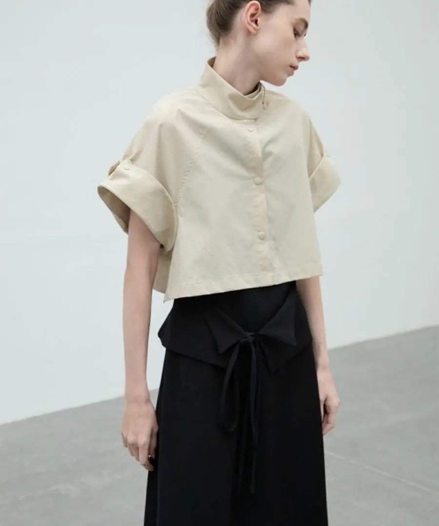 Thumbnail of High-neck short jacket