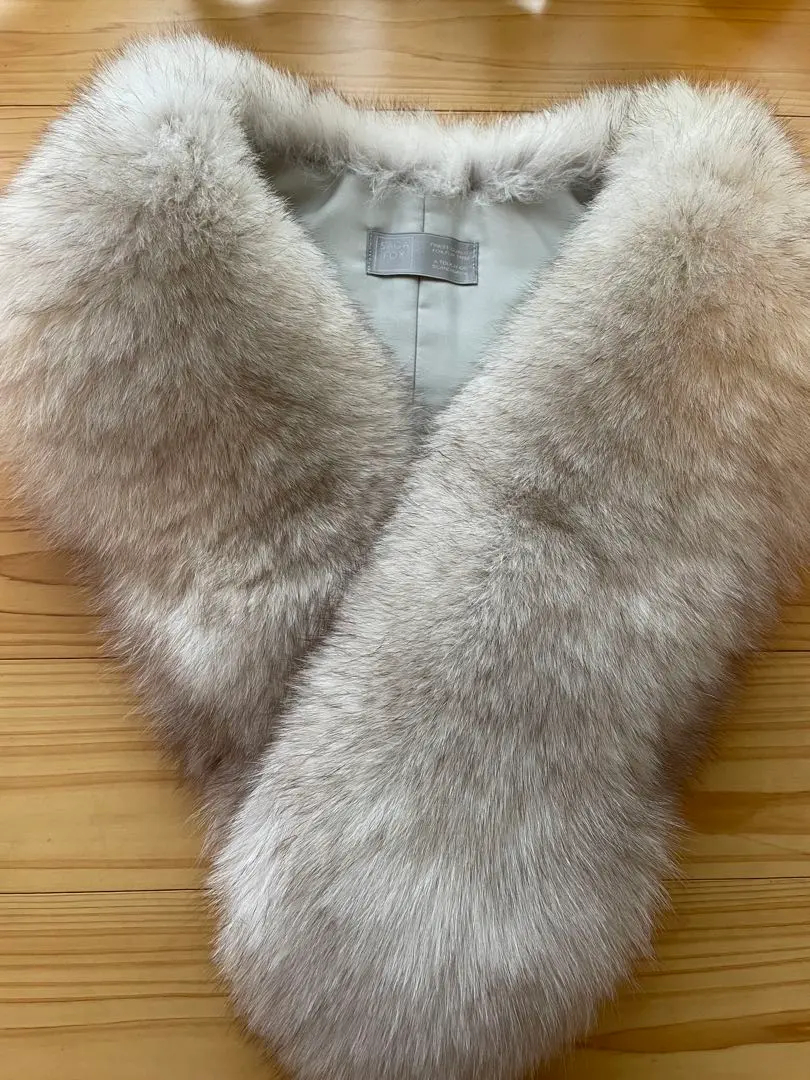 SAGAFOX 薩迦福克斯 真毛皮 披肩 圍巾 毛領 銀 的縮圖