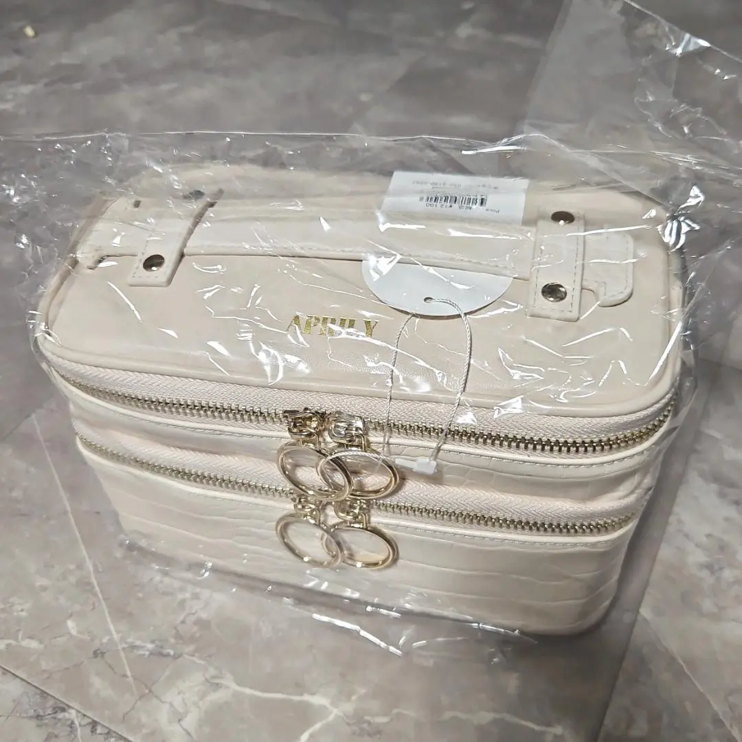 2025年最新】aprily ポーチの人気アイテム - メルカリ