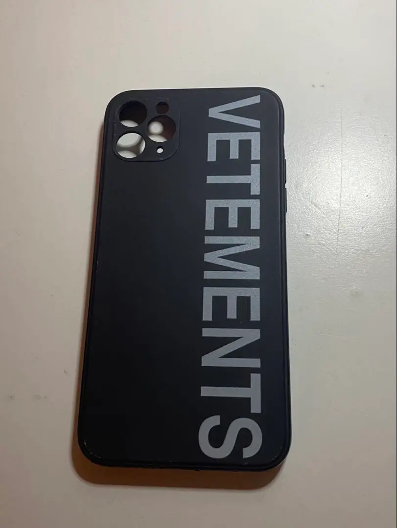 VETEMENTS ロゴプリントアイフォン11プロケース VETEMENTS(ヴェトモン) iPhone・スマホケース(メンズ) - 海外