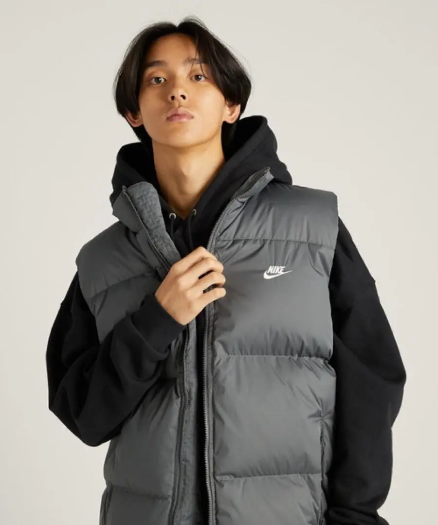 NIKE ダウンベスト ブラック 美品 NIKE ナイキ 「TECH PCK FILL DOWN VEST」 ダウンベスト