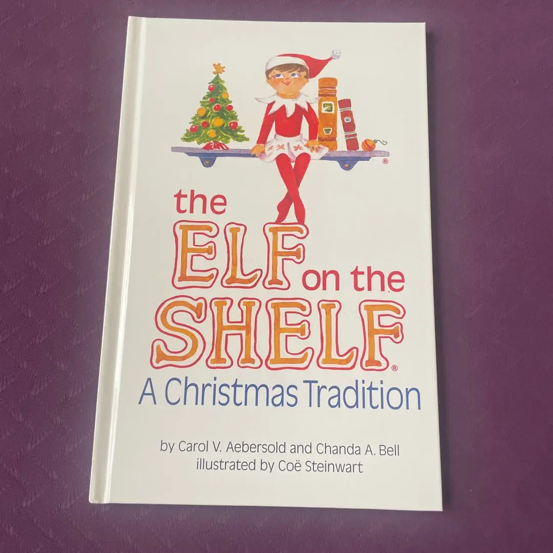The Elf on the Shelf 洋書絵本 The Elf on the Shelf: A Christmas Tradition - Boy Scout Elf
